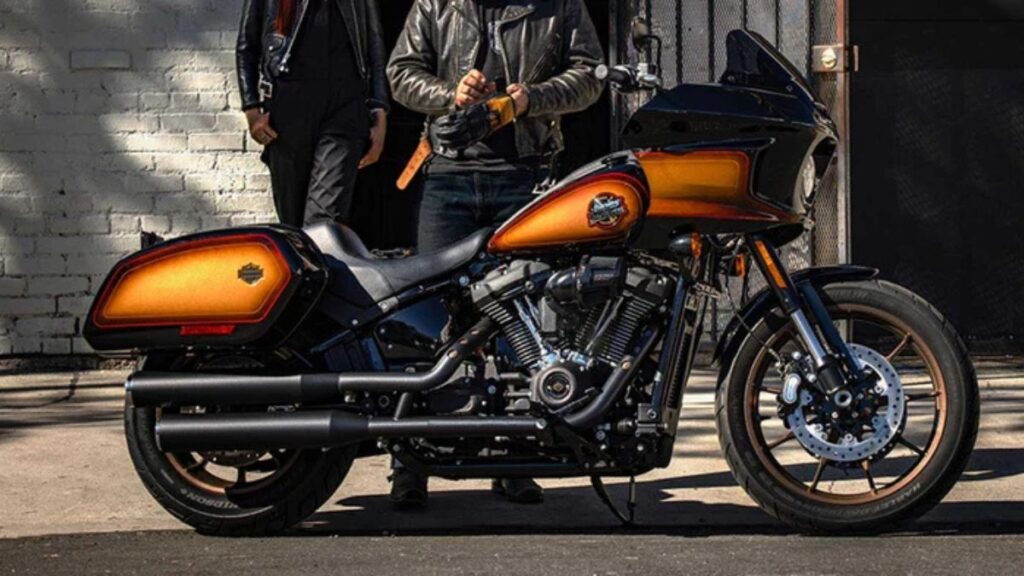 Lateral da Harley-Davidson Low Rider ST 2025.