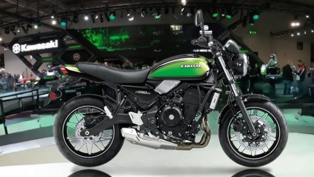 Lateral da Kawasaki Z650 RS 2025 verde.