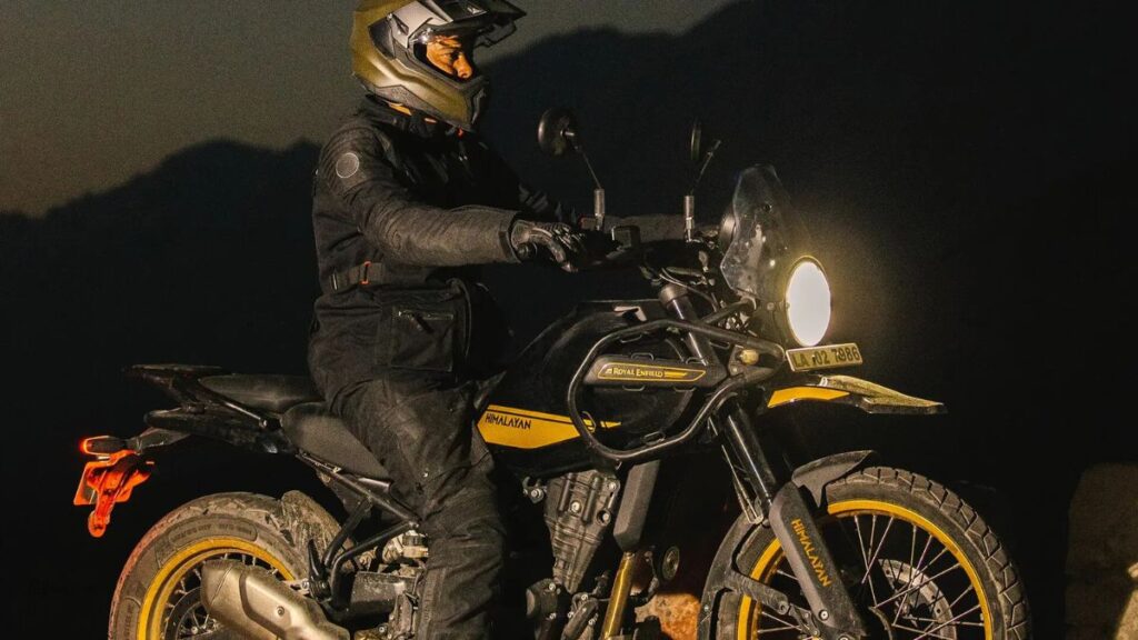 Lateral da Royal Enfield Himalayan 2025.