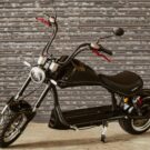 Lateral da Shineray PT4 2025 preta.