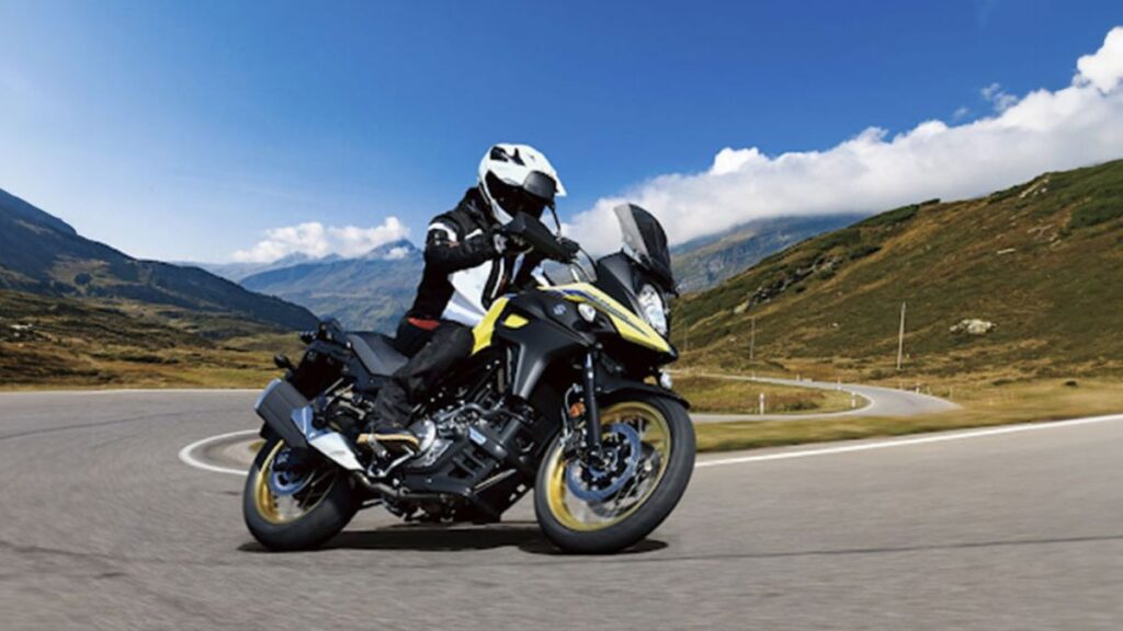 Lateral da Suzuki V-Strom 650XT 2025.