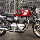 Lateral da Triumph Bonneville 2025.