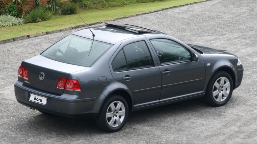 Traseira do Volkswagen Bora.