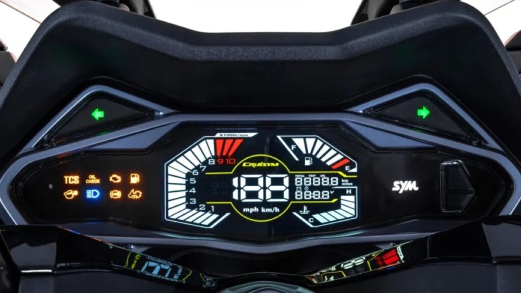 painel da Dafra Cruisym 300 2025.