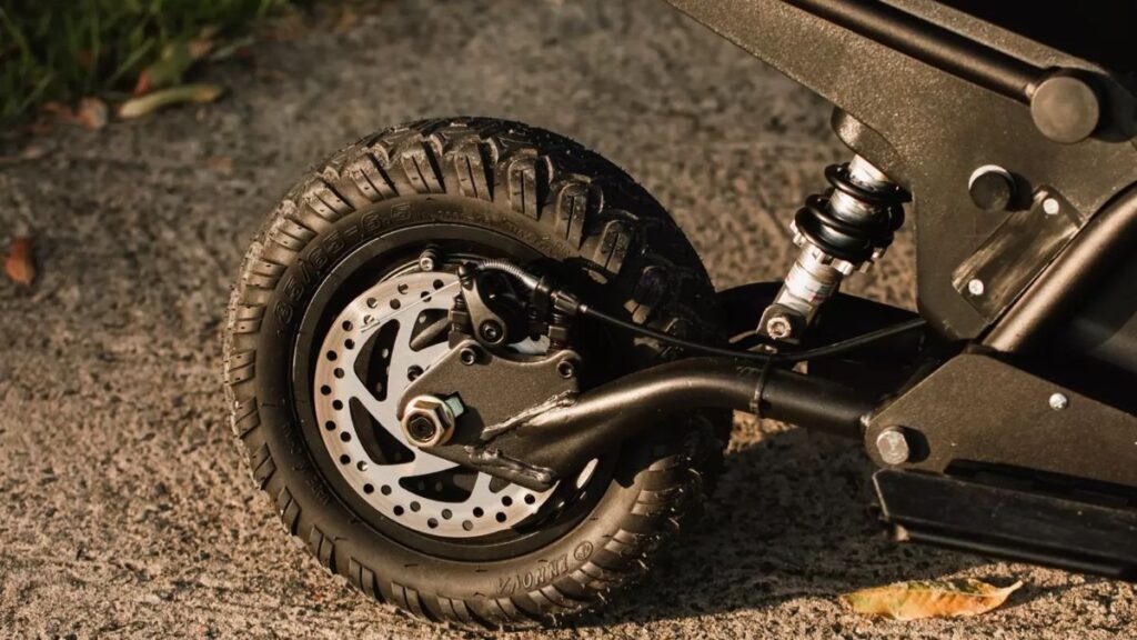Roda traseira da Shineray PTXR 2025.