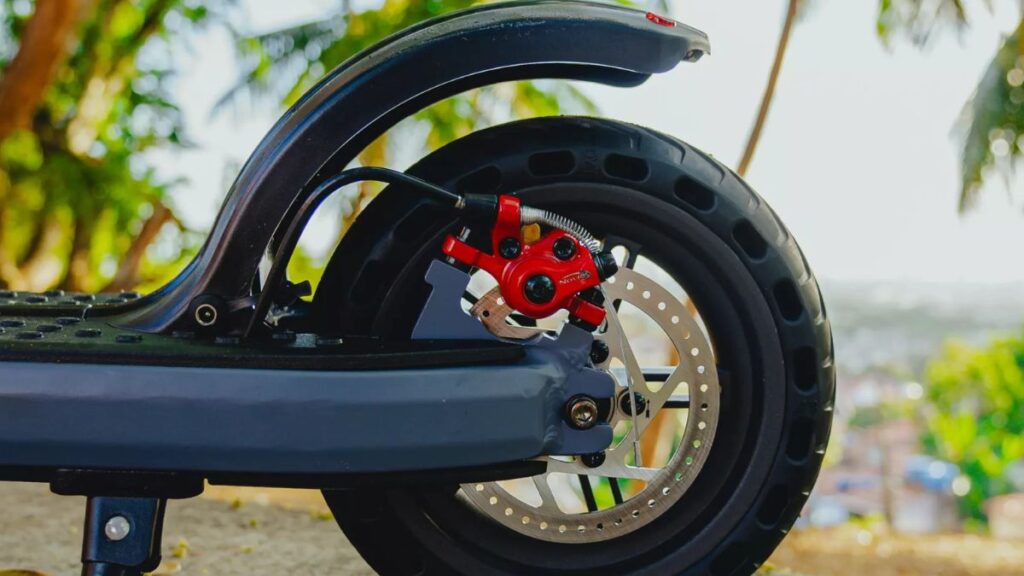 Roda traseira da Shineray PTXS 2025.