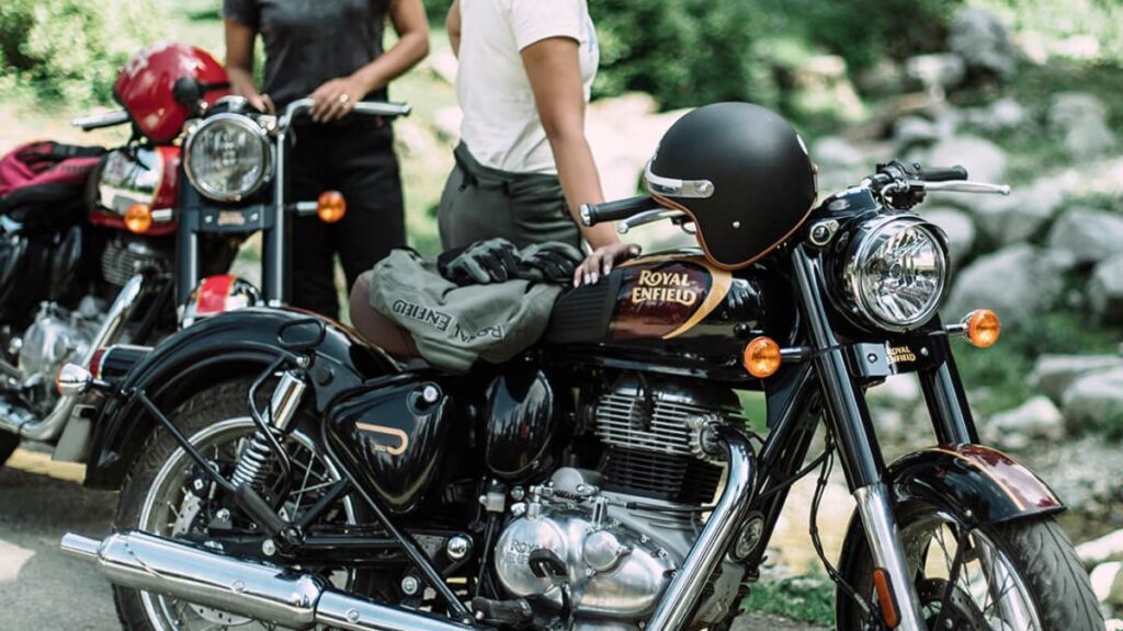 Lateral da Royal Enfield Classic 350 2025.