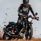Royal Enfield Scram 411 2025 na terra.