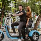 Shineray PT3 TRICICLO 2025 com duas pessoas em cima.