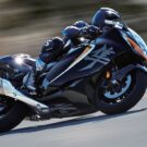 Lateral da Suzuki Hayabusa 2025.