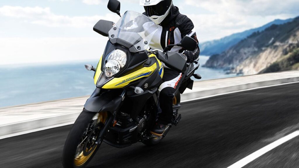 Dianteira da Suzuki V-Strom 650XT 2025.