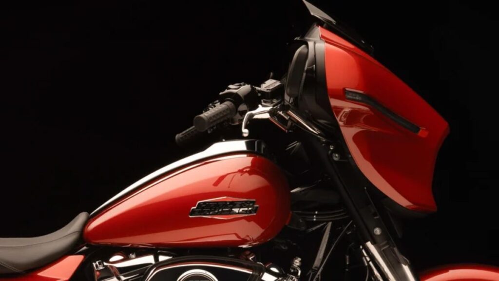 Lateral da Harley-Davidson Road Glide 2025.
