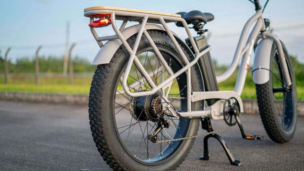 Traseira da Shineray SHI-BIKE 2025.