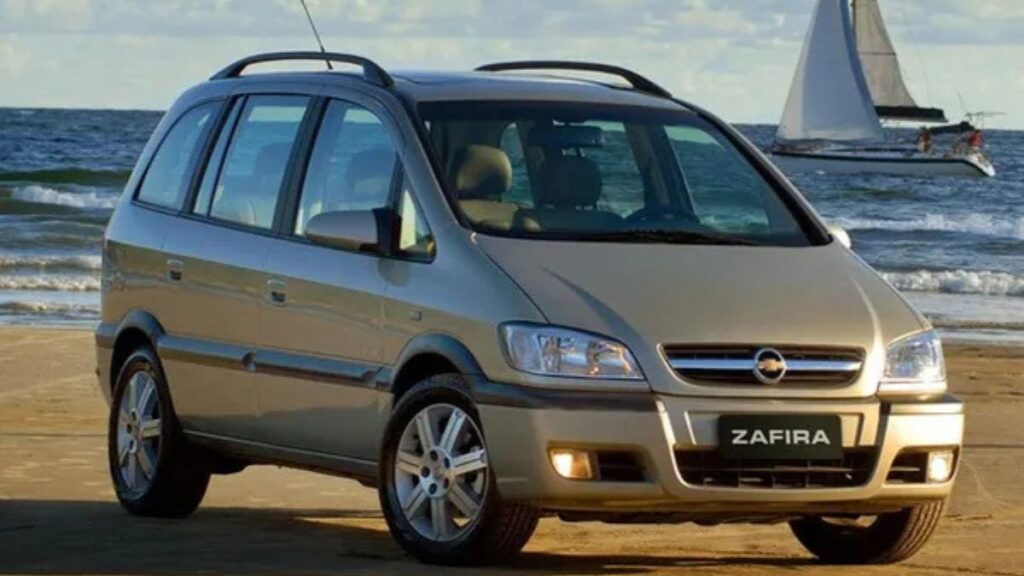 Chevrolet Zafira na diagonal.