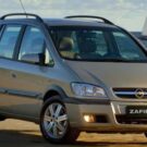 Chevrolet Zafira na diagonal.
