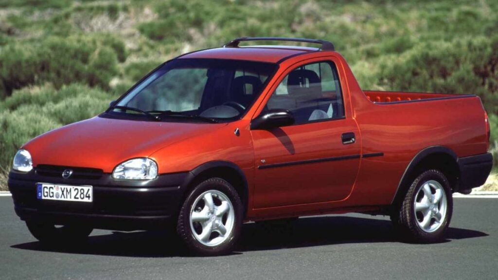 Corsa Pick-Up na diagonal.