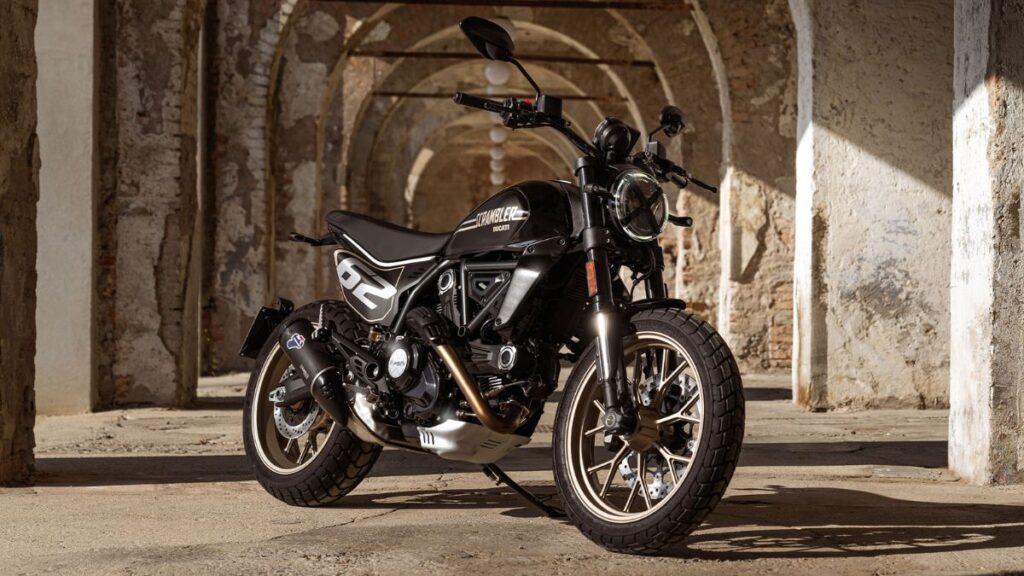 Dianteira da Ducati Scrambler Icon 2025.