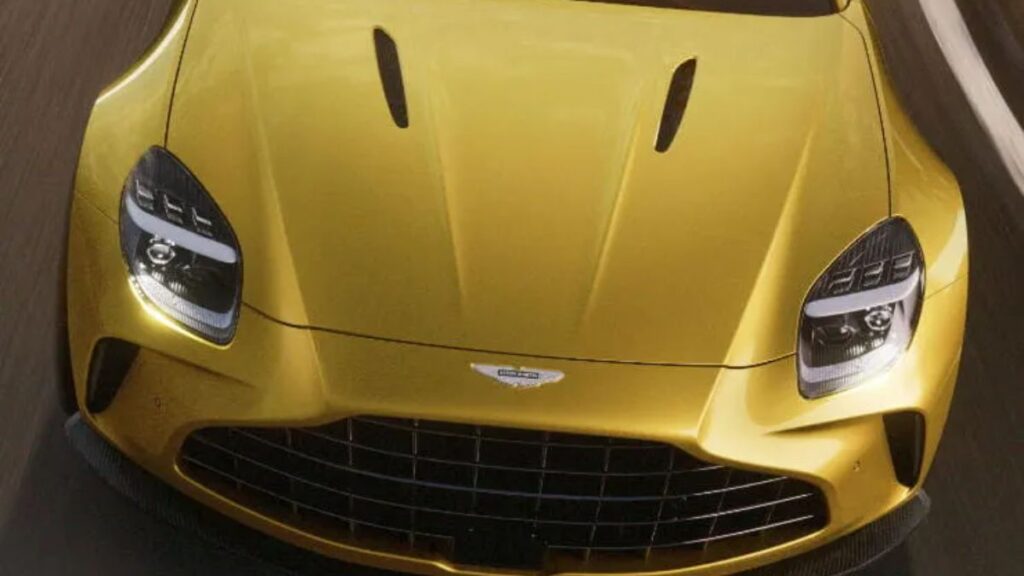 Dianteira do Aston Martin Vantage 2025.