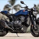 Honda CB 1000R Black Edition 2025 na diagonal.