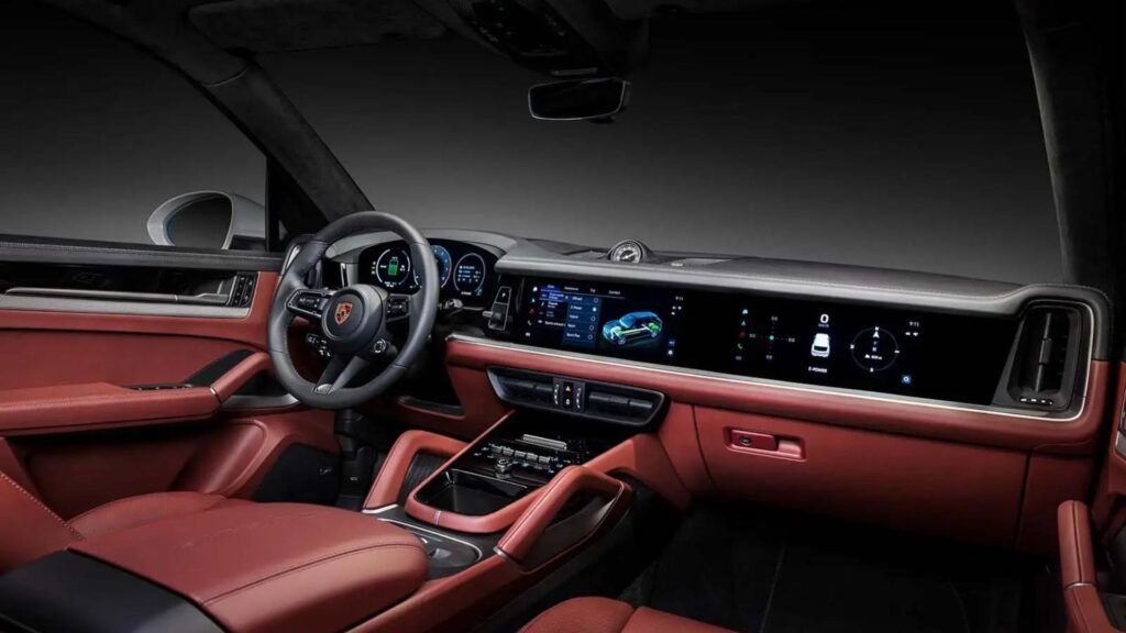 Interna do Porsche Cayenne 2025.