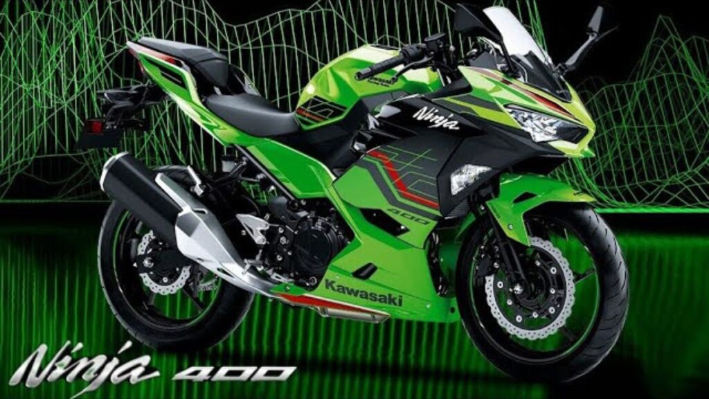 Lateral da Kawasaki Ninja 400 KRT 2025.