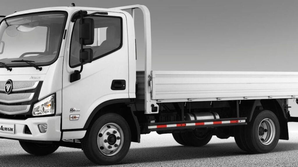 Lateral do Foton Aumark S 916 2025.