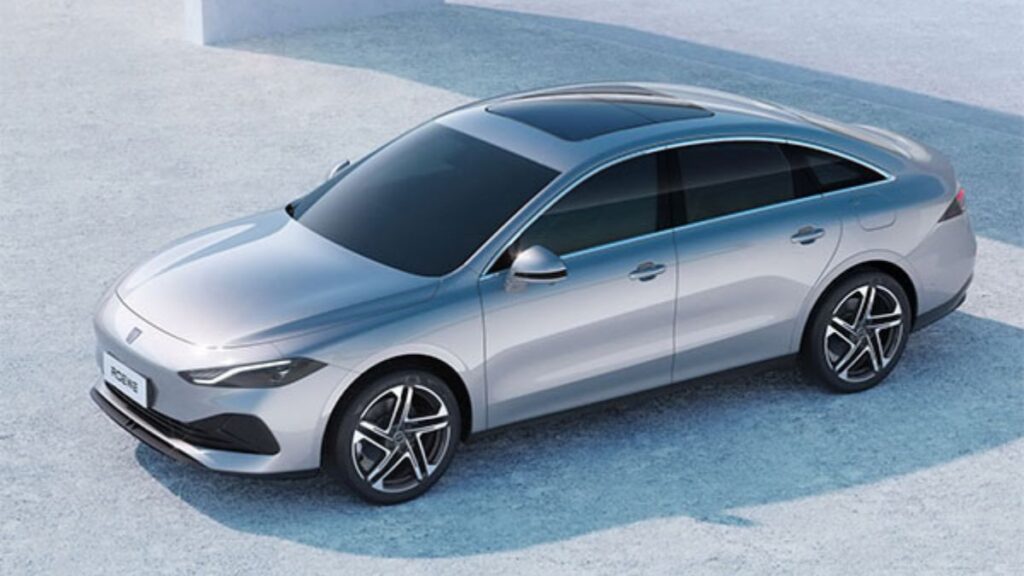 Lateral do Roewe D7.