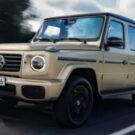 Mercedes-Benz Classe G 2025 em movimento na estrada.