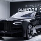 Rolls-Royce Phantom 2025 preto na diagonal.