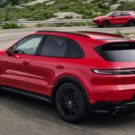 Traseira da Porsche Cayenne 2025.
