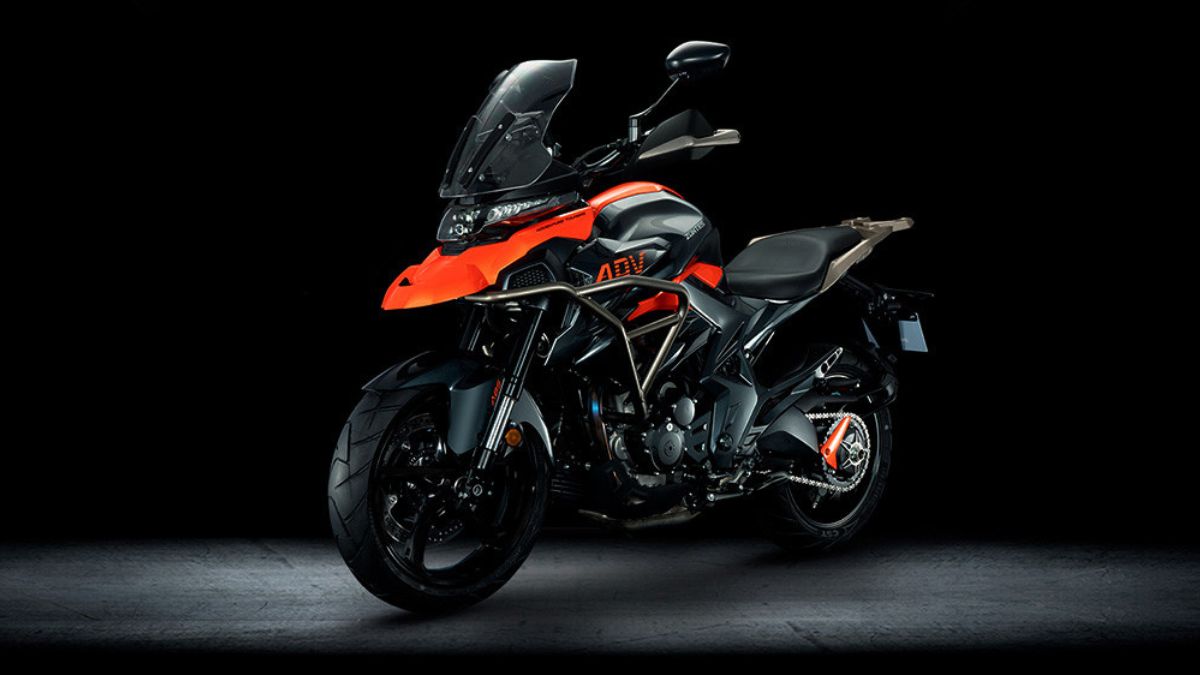 Zontes T350 2025 na diagonal.