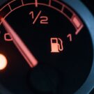 Indicador de combustível vazio.