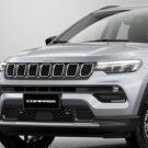 Um Jeep Compass cinza