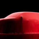 carro embaixo de pano