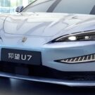 BYD Yangwang U7 branco de frente