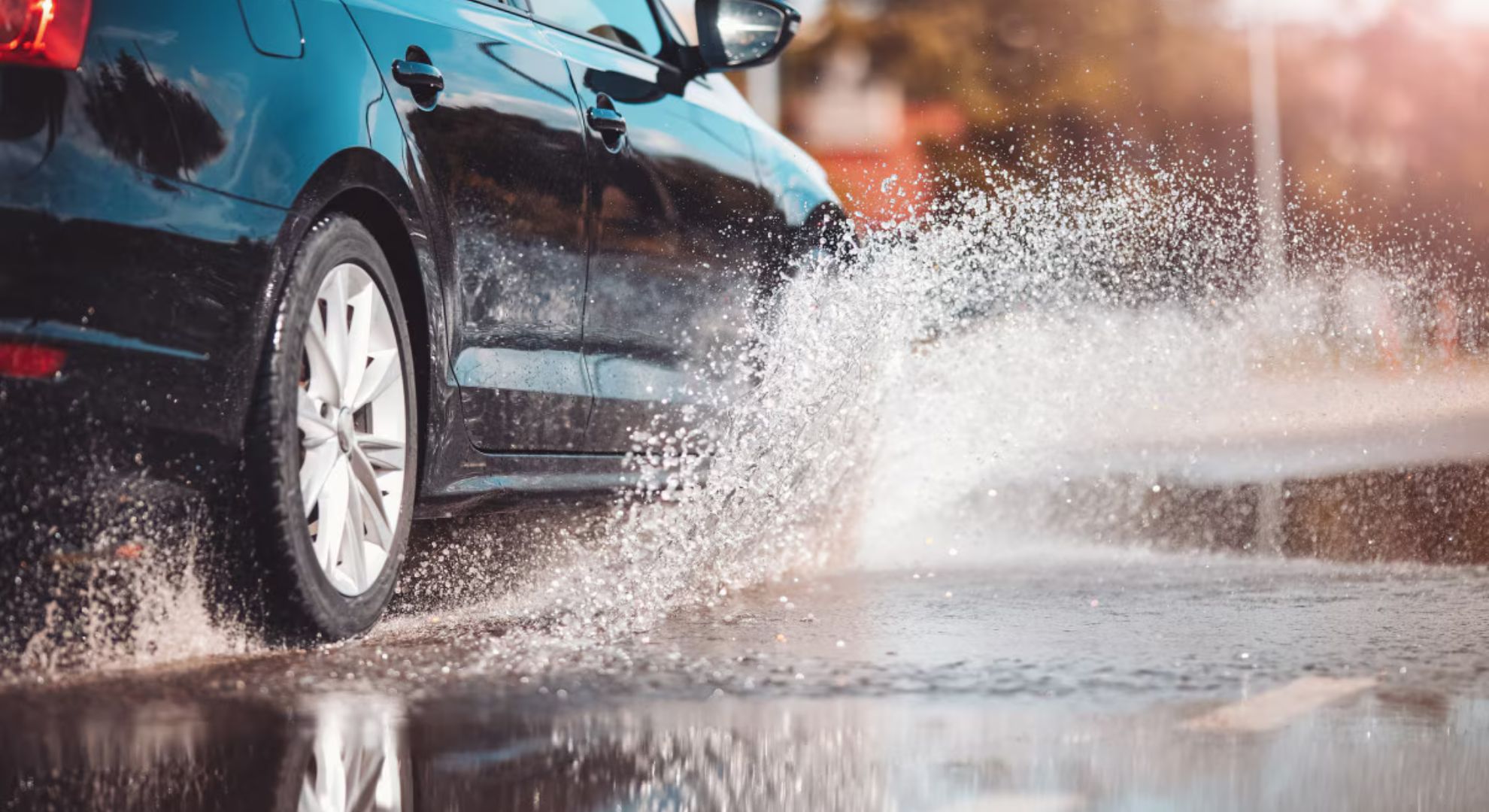 Chuva com aquaplanagem.