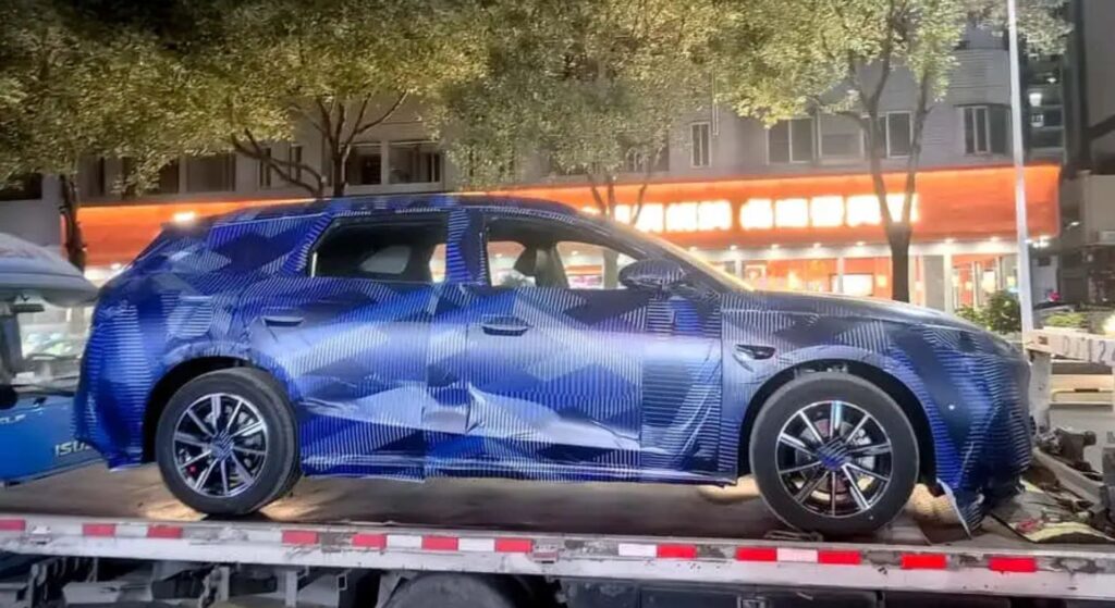 Novo BYD Seal 06 Wagon azul.