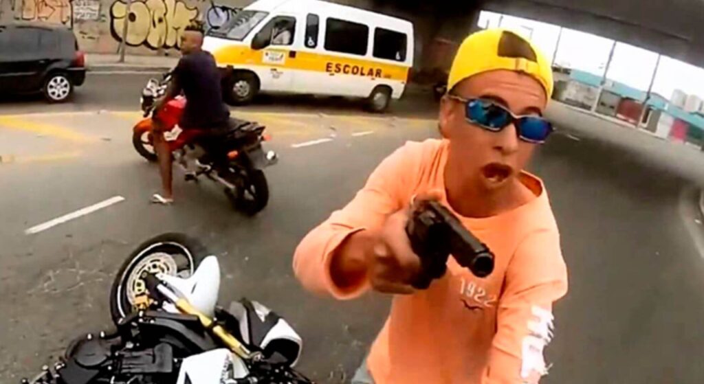 Seguro: Ladrão Roubando Moto.