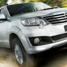 SW4 cinza em movimento.