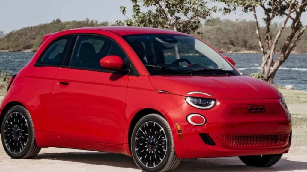 Fiat 500e vermelho
