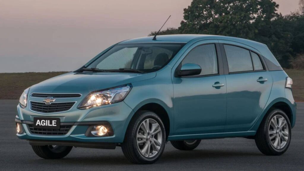 chevrolet agile azul na diagonal