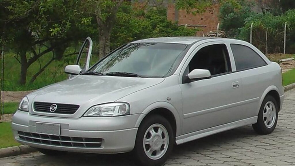 chevrolet astra prata
