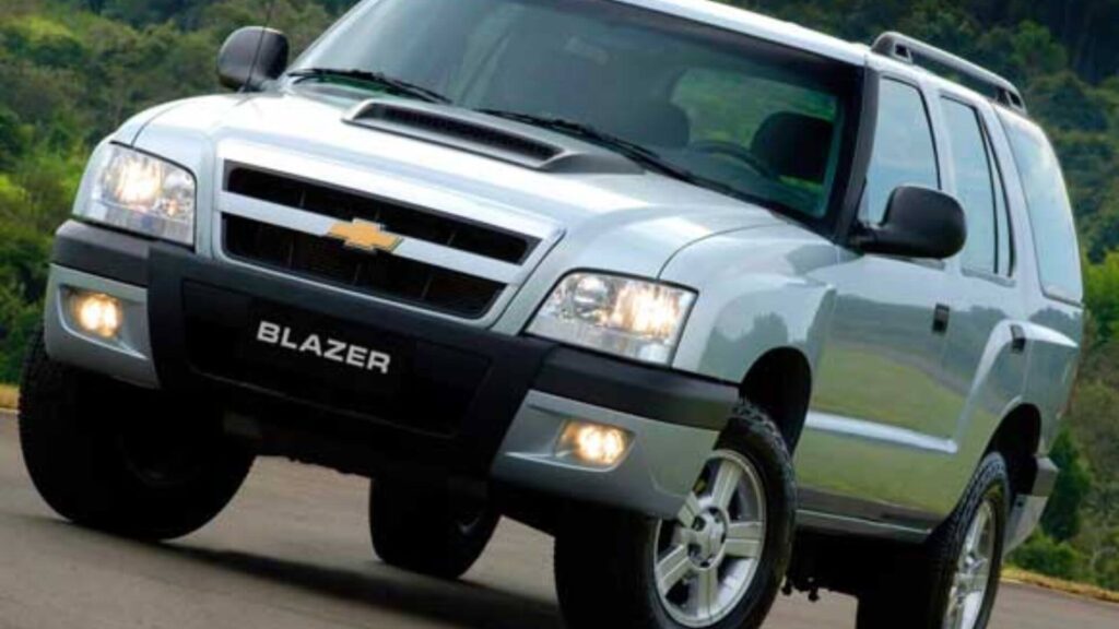 chevrolet blazer prata