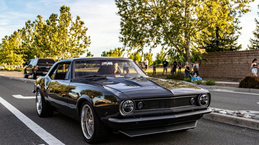 Chevrolet Camaro preto