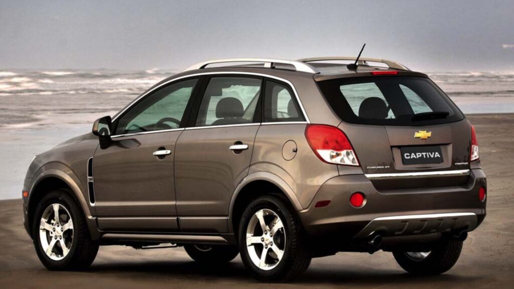 Chevrolet Captiva marrom