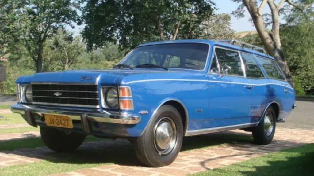 Chevrolet Caravan azul