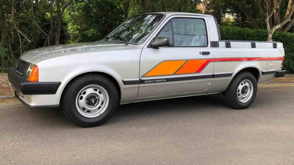 Chevrolet chevy prata.