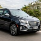 Chevrolet Equinox vermelho.