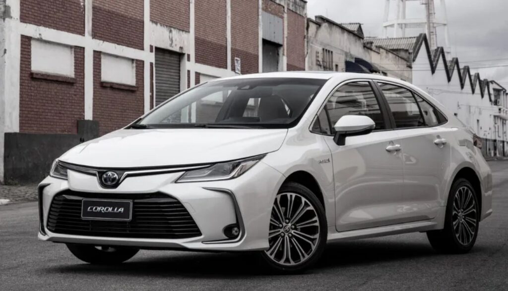 Corolla hibrido mais barato.