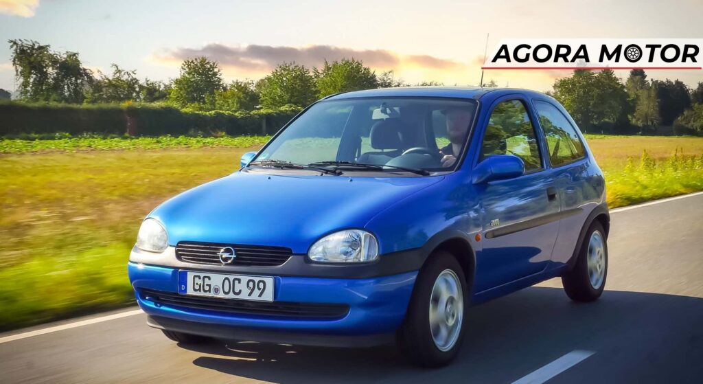 Corsa Wind azul na estrada.